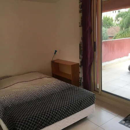 Апартаменты House Golfe Juan *